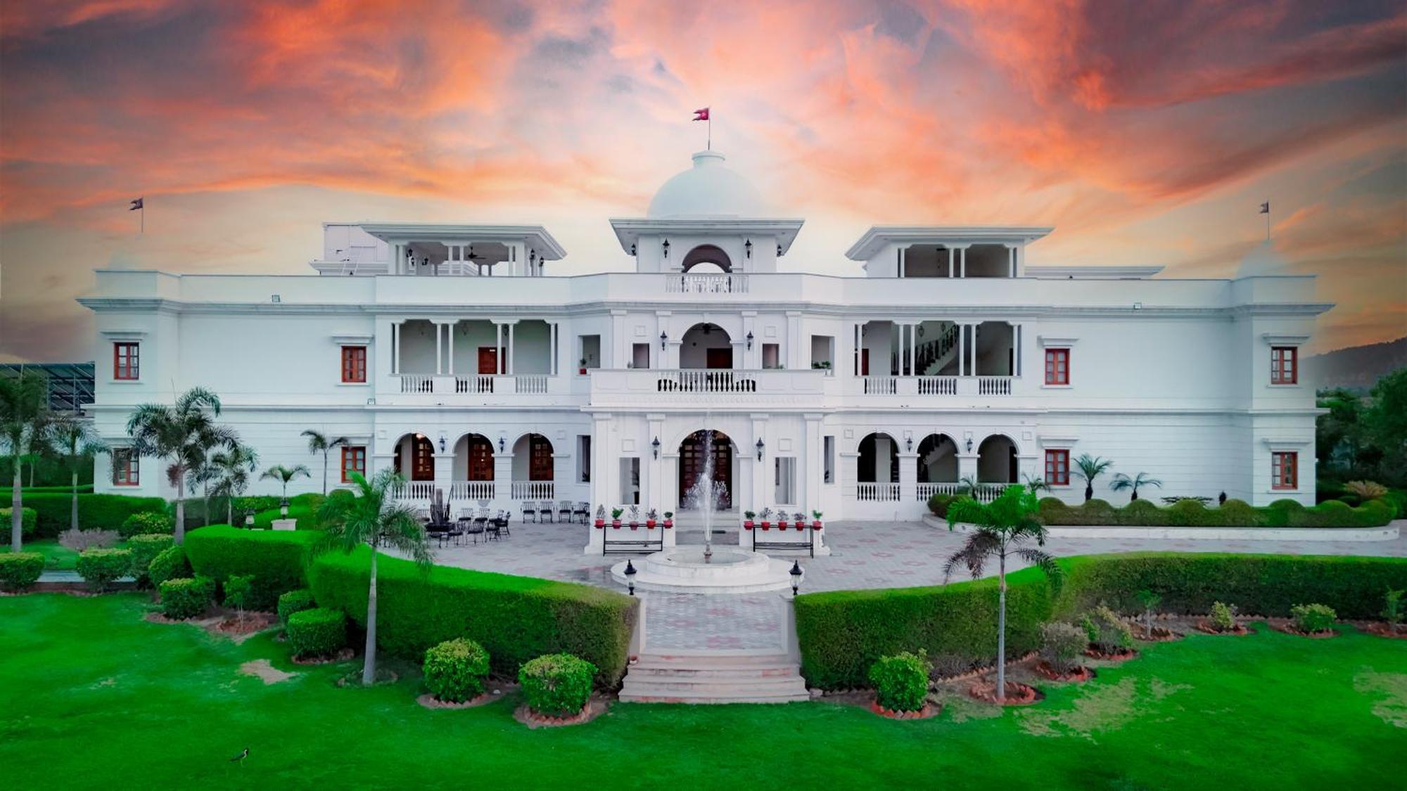Umaid Farm Resort- A Legancy Vintage Stay In Jaipur Bagian luar foto