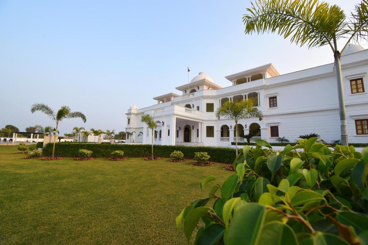 Umaid Farm Resort- A Legancy Vintage Stay In Jaipur Bagian luar foto